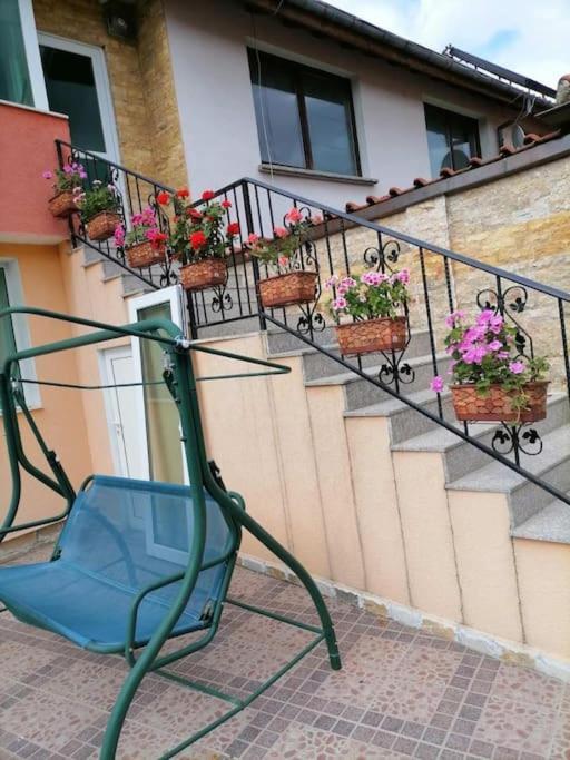 Lucky 2 Hotel Pavel Banya Exterior photo